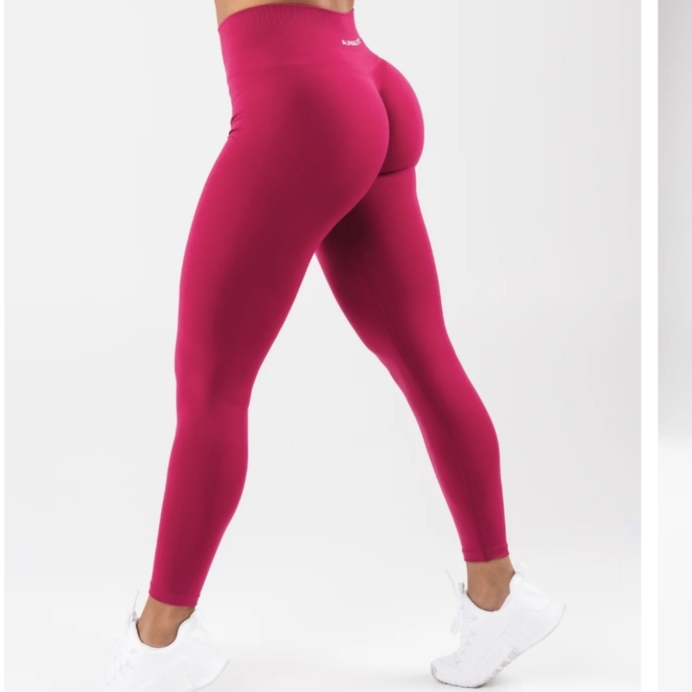 Alphalete Amplify Legging In Berry